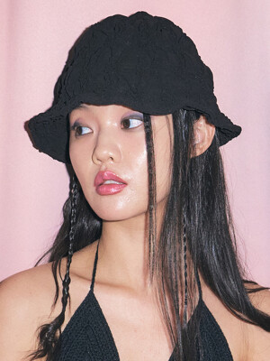 PUFF BUCKET HAT IN BLACK