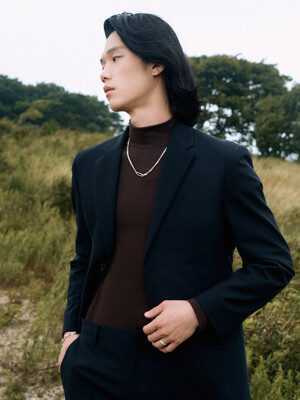 Slim-fit Italian Stretch-Wool Suit Jacket_2color