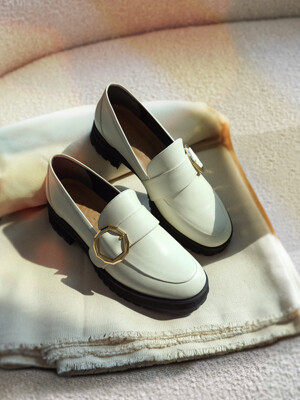 Circle Lug-sole Loafers_2color