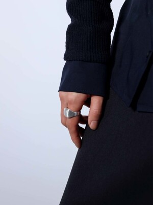 Signet ring