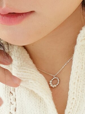 Ball chain circle pearl necklace