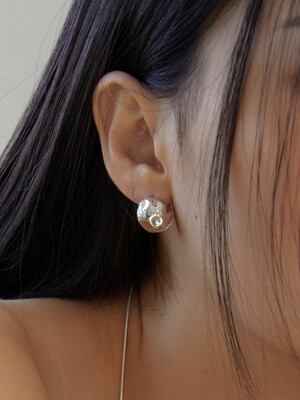 Hammer ball earring