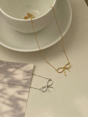 Simlpe Ribbon Necklace