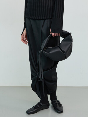 LUVIN BAG SMALL COW LEATHER BLACK 러빈백 스몰 소가죽 블랙