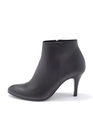 CLASSIC ANKLE BOOTS/BLACK