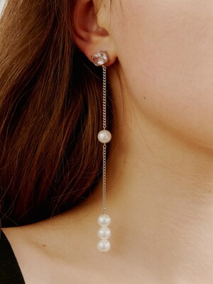 Pure Square & Pearl Unbal Earring