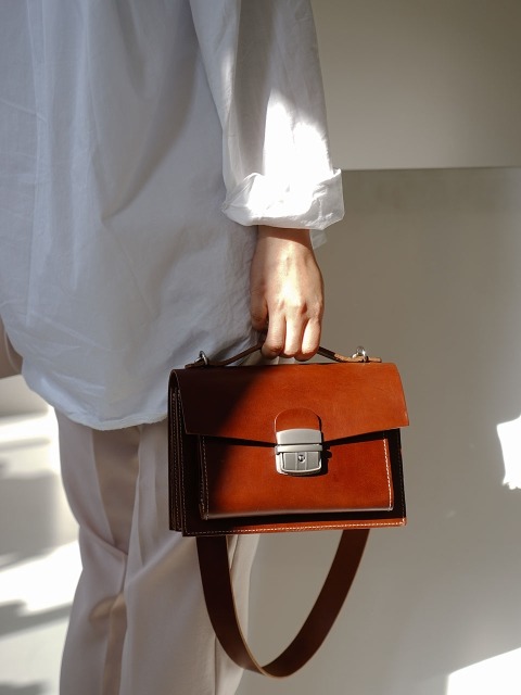 숄더백 - 가죽공방 헤비츠 (Hevitz) - 151 Classic square bag (mini)