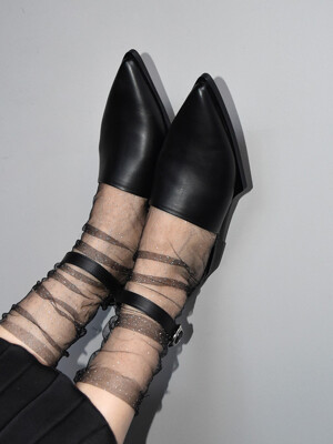 Feminine Strap Flat Shoes _ Black