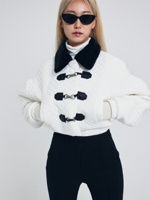Quilted Cropped Jacket with Hook Closure White (카라 탈부착)