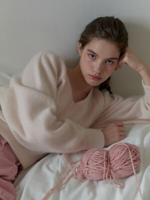 Angora logo v knit (baby pink)