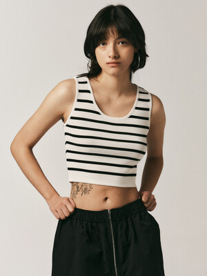 AR_Crop knitted layer top