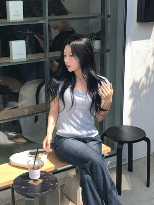 [TWEE] [은지pick] 톨리아 백리본 스퀘어 니트