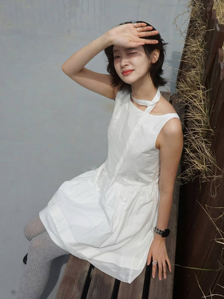 https://product-image.wconcept.co.kr/productimg/image/img2/34/306663134_VL89867.jpg