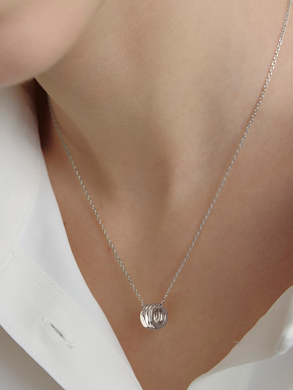 Серебряное колье с вырезом S HL3N61300W9450
