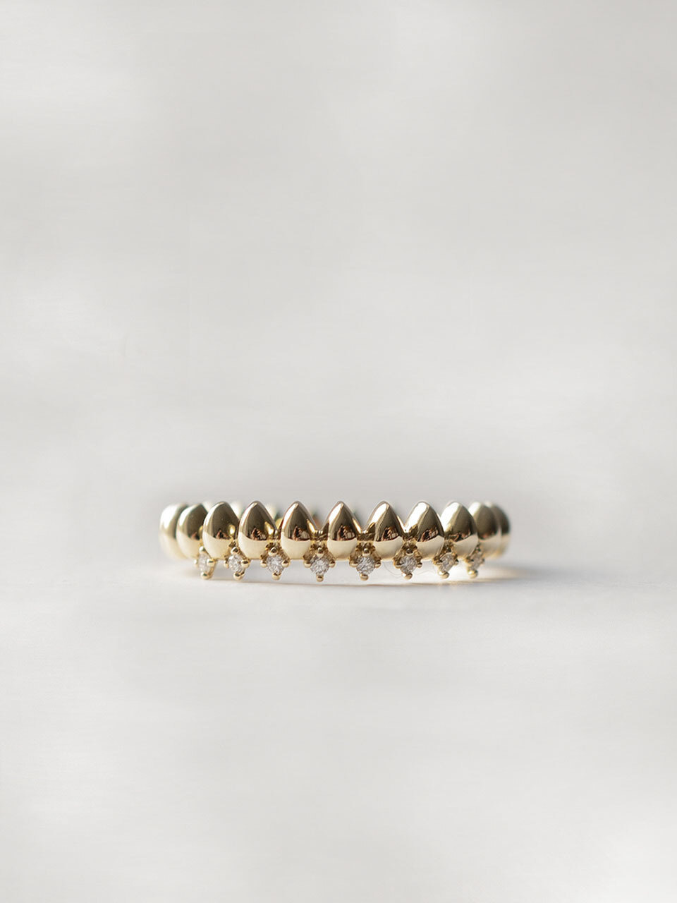 Кольцо с каплей бриллианта из золота 14k