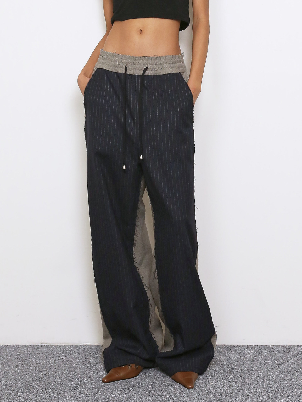 パンツ POLYSOOEM FRONT STRIPE EFFORTLESS PANTS PINSTRIPE EFFORTLESS PANTS, BLACK - polysooem