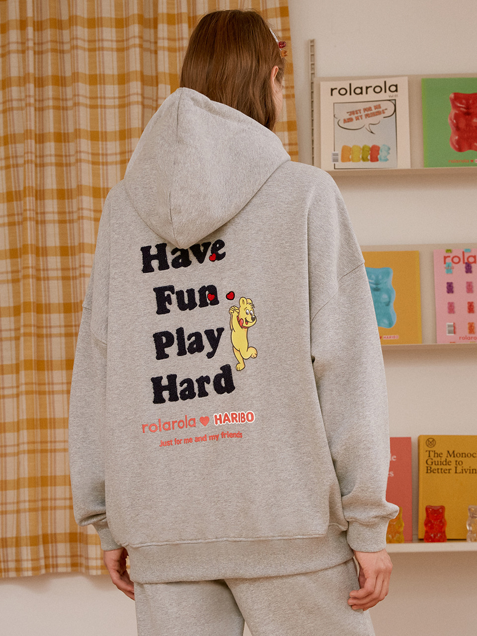 ★送料・関税込★ROLAROLA★HAVE FUN PLAY HARD CROP T-SHIRT 로라로라(ROLAROLA) HAVE FUN PLAY HARD CROP T-SHIRT OATMEAL