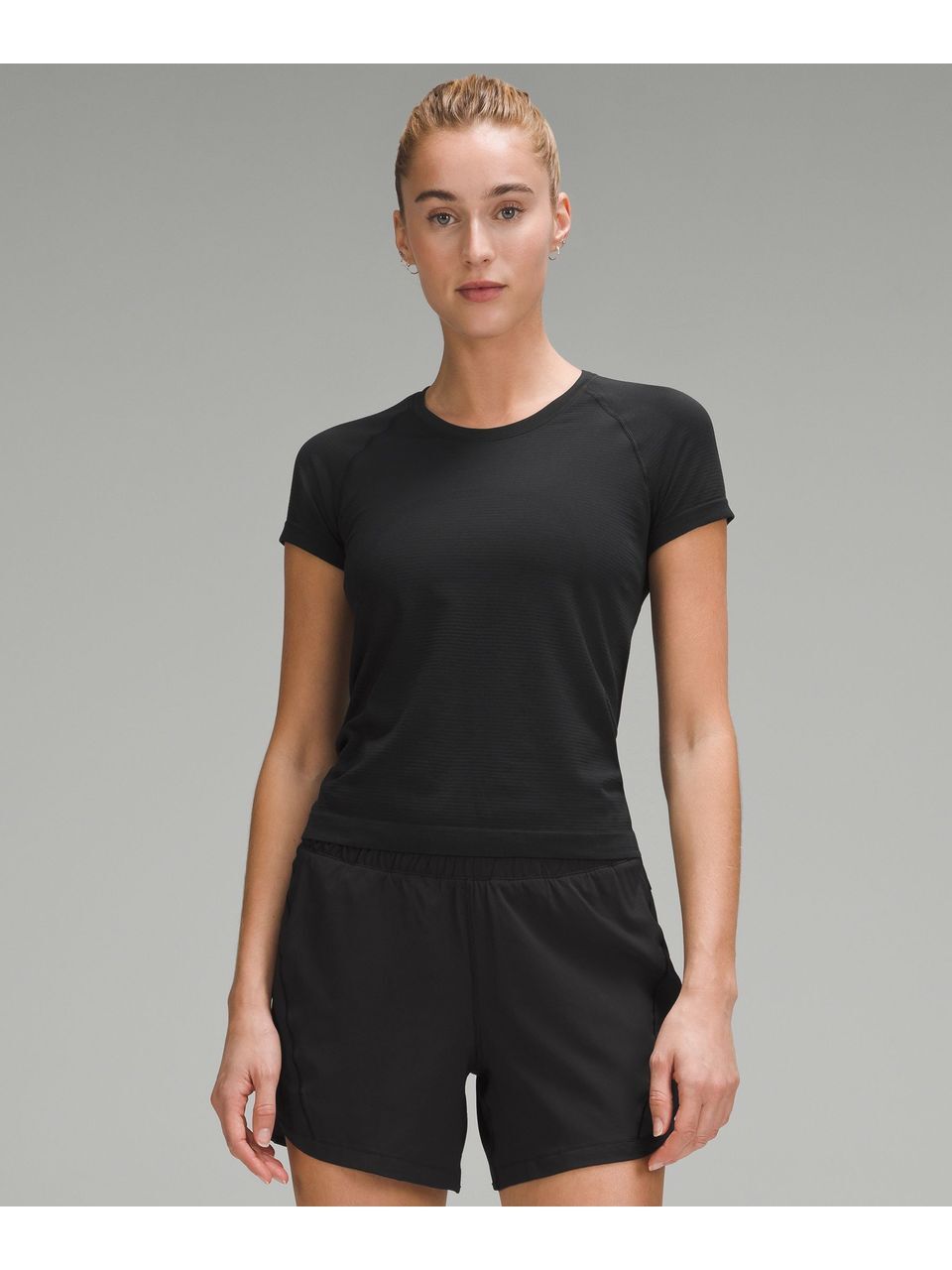 Футболка Swiftly Tech Short Sleeve 2.0 *Lace - BLK/BLK_