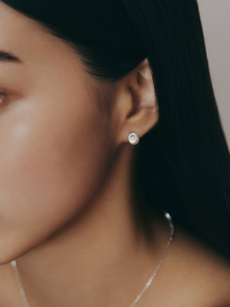 (silver 925) Textured mini stud earring