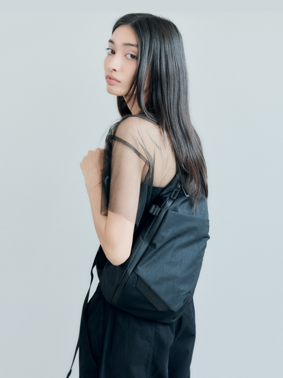 Маленькая сумка-слинг Stuart W19, Black