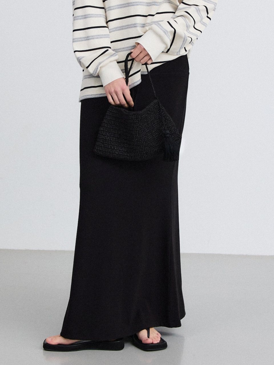 MELT MAXI SKIRT - BLACK