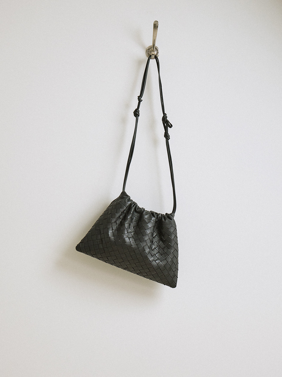 Lune Knot Bag (Black)