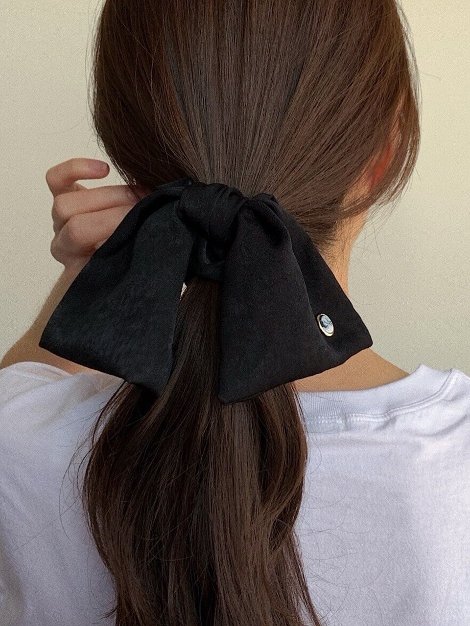 Cameo Satin Ruffle Scrunchie [Black & Mint]