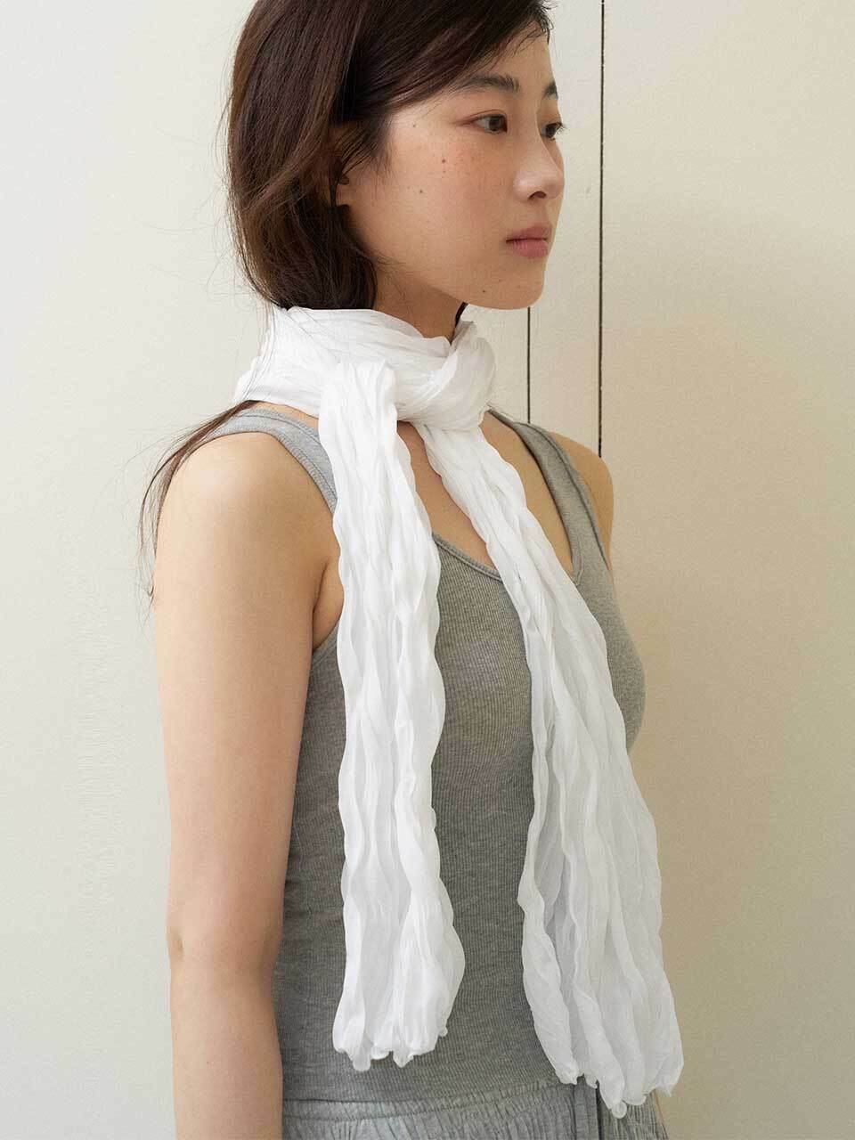 [wide] soft wrinkle long scarf - white