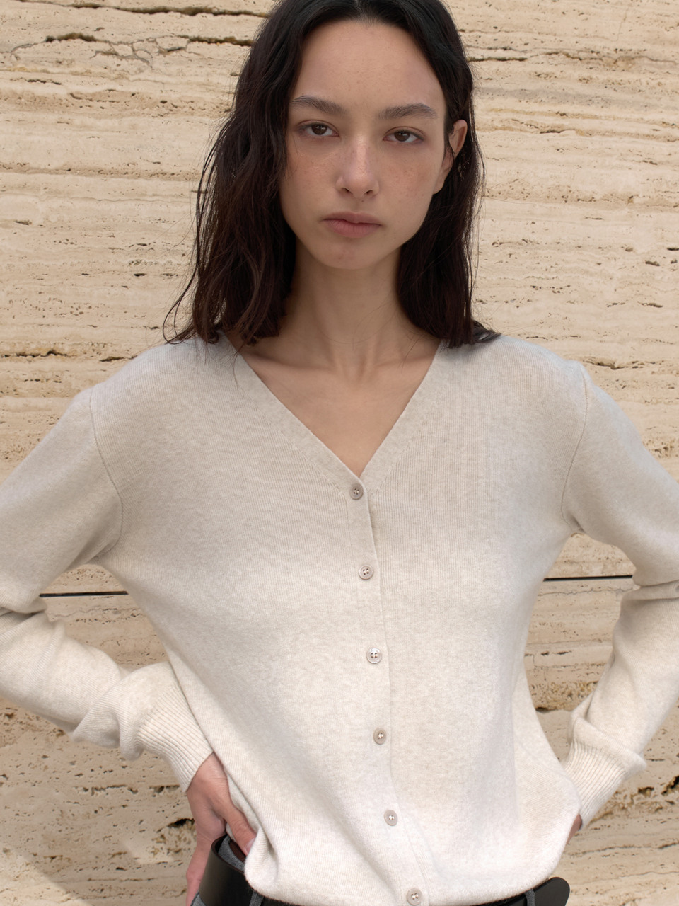 Кардиган с V-вырезом Grayish Beige OU1807