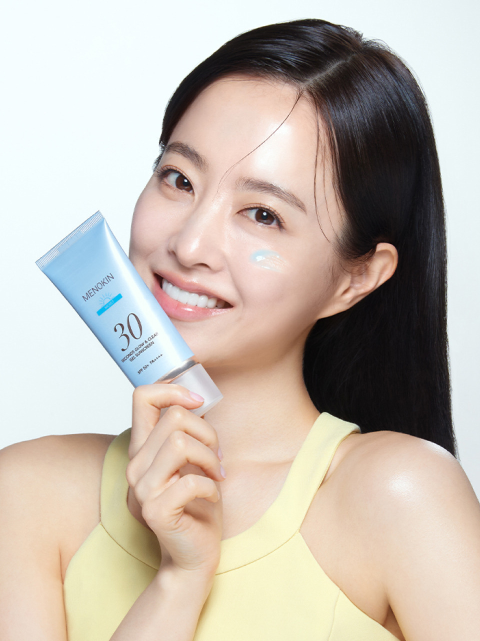 Menokin 30-Second Glow & Clear Gel Sunscreen Moist