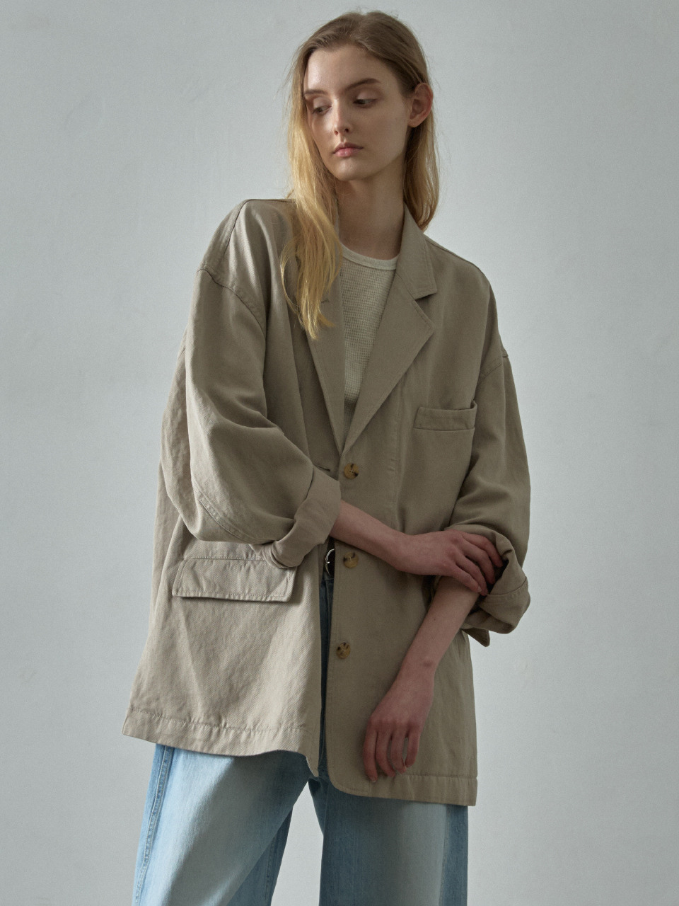 Льняной блейзер с изогнутыми рукавами_olive beige