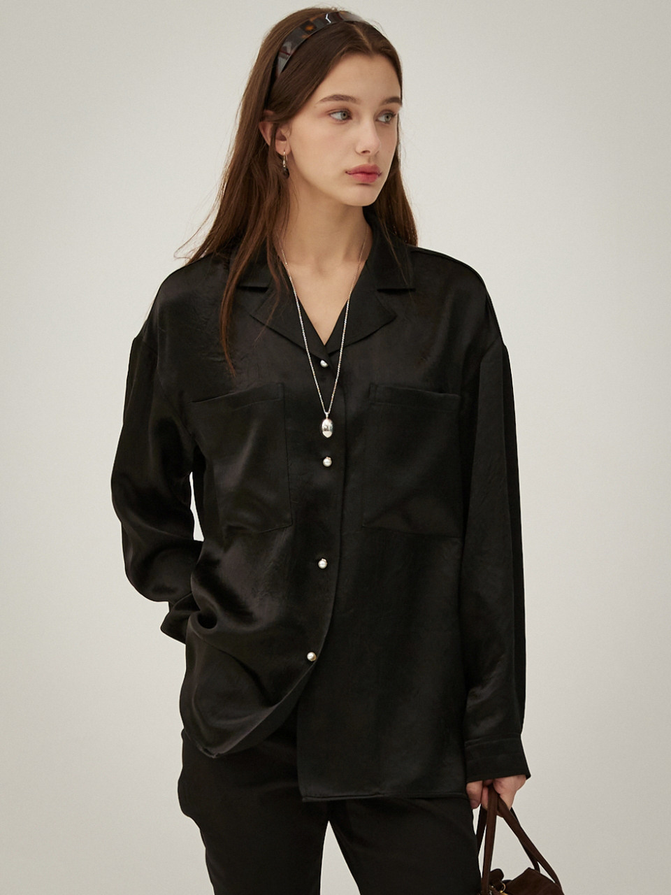 PEARL OPEN COLLAR SHIRT - BLACK