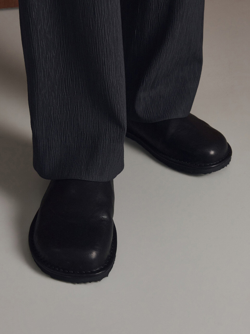 [TNGT X Mistake Project] Kinoshita Leather Mules (Black) TNSO6E101BK