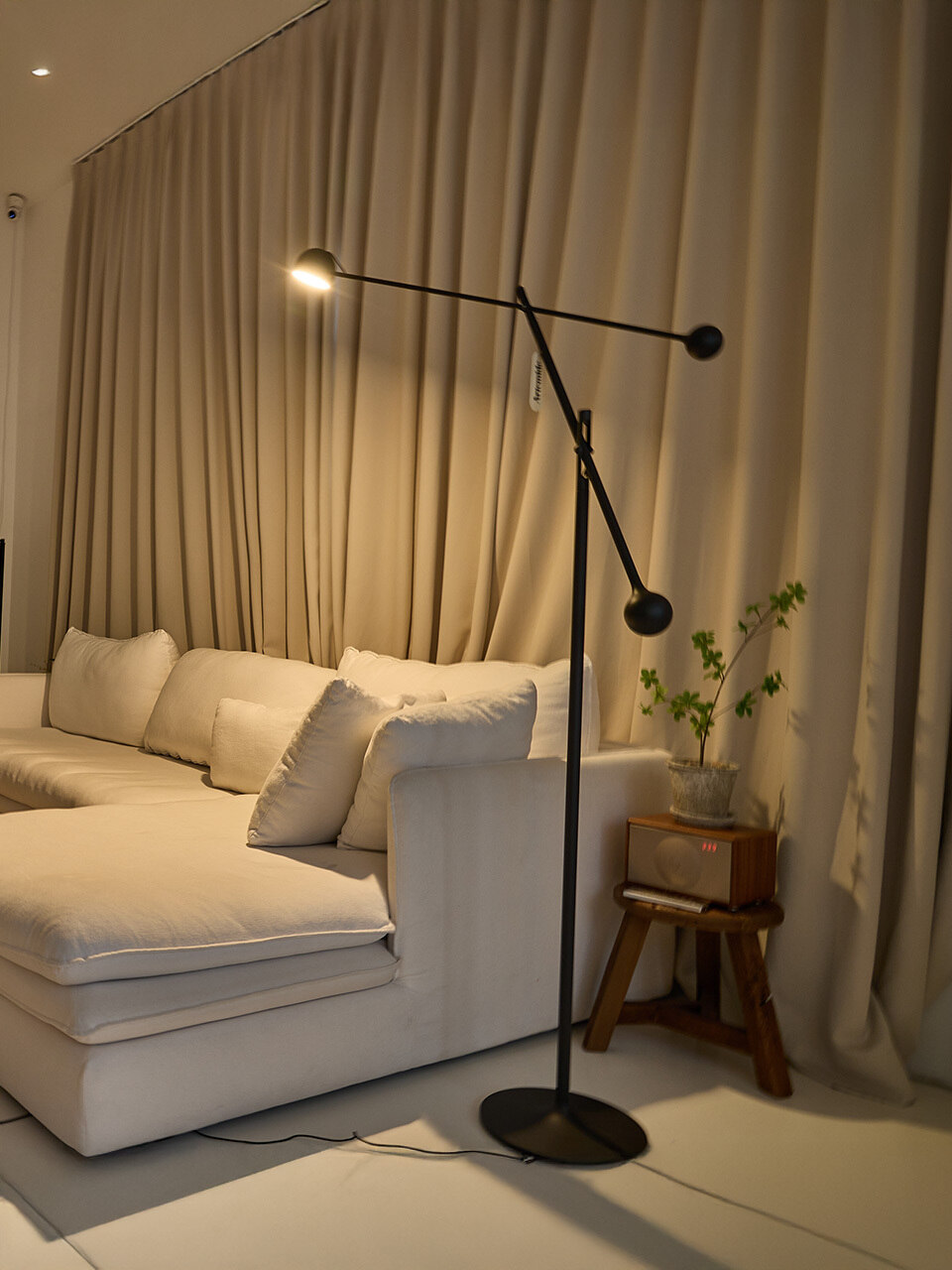 IXA Floor Lamp