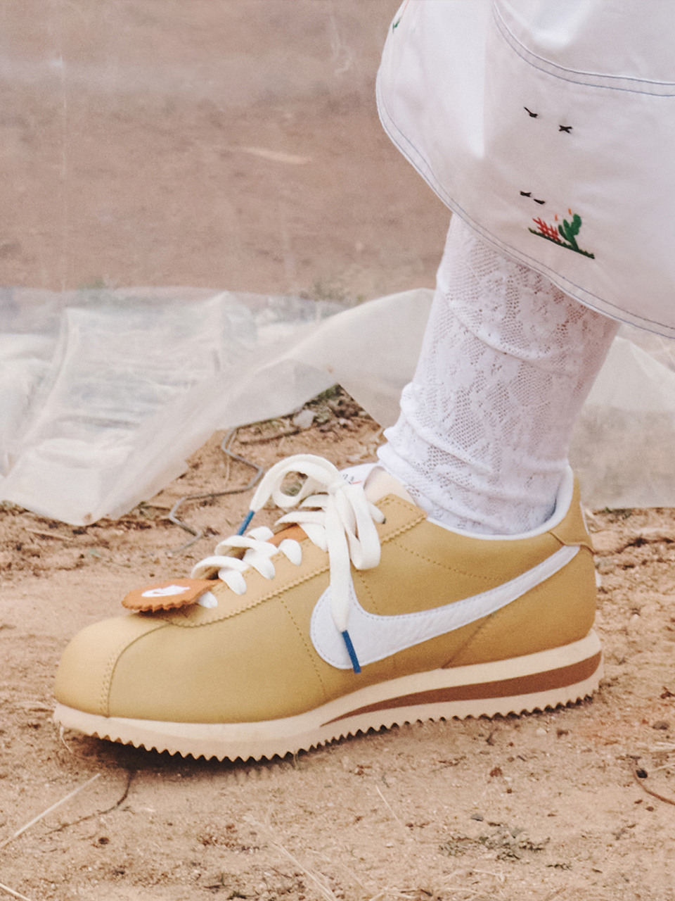 即発★希少! 大人気! ★NIKE★CORTEZ 23 SE★FD0400 725 NIKE CORTEZ 23 SE WHEAT GOLD/WHITE-COCONUT MILK 23SP-I