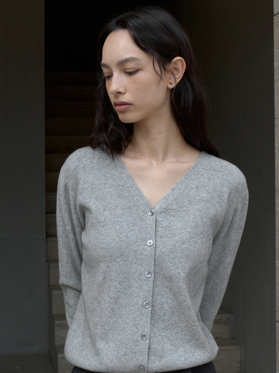 Базовый кардиган с V-вырезом Grey OU1808