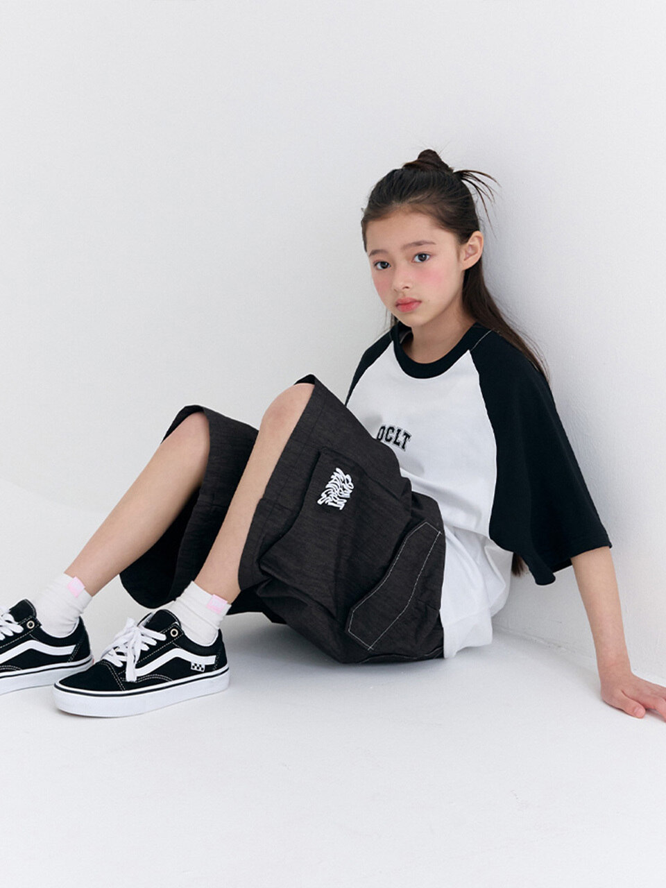 Бермуды из нейлона с карманами F21 (Black)