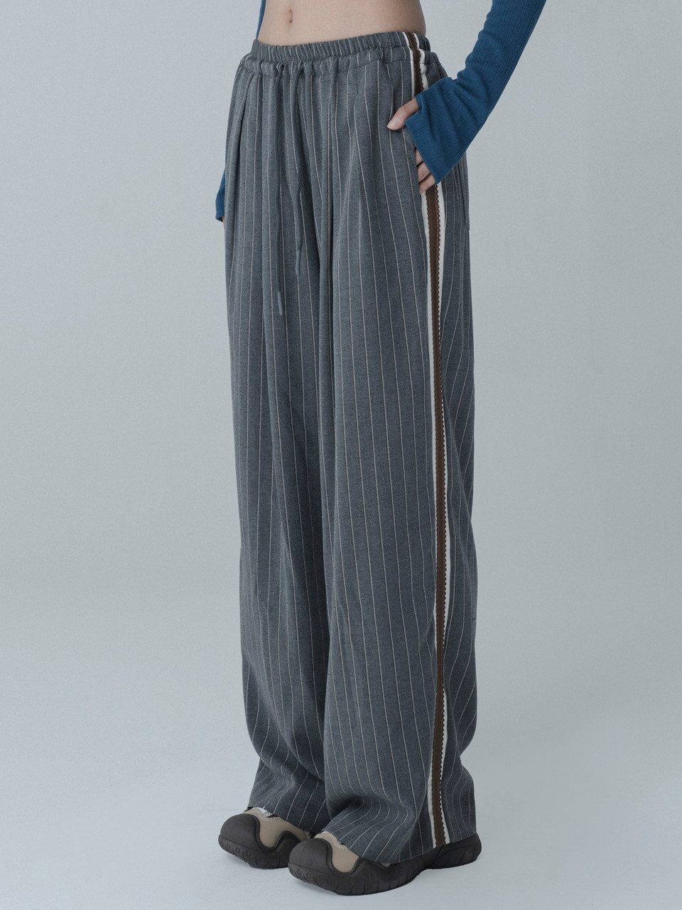 STRIPE EDGELINE WIDE PANTS_GRAY