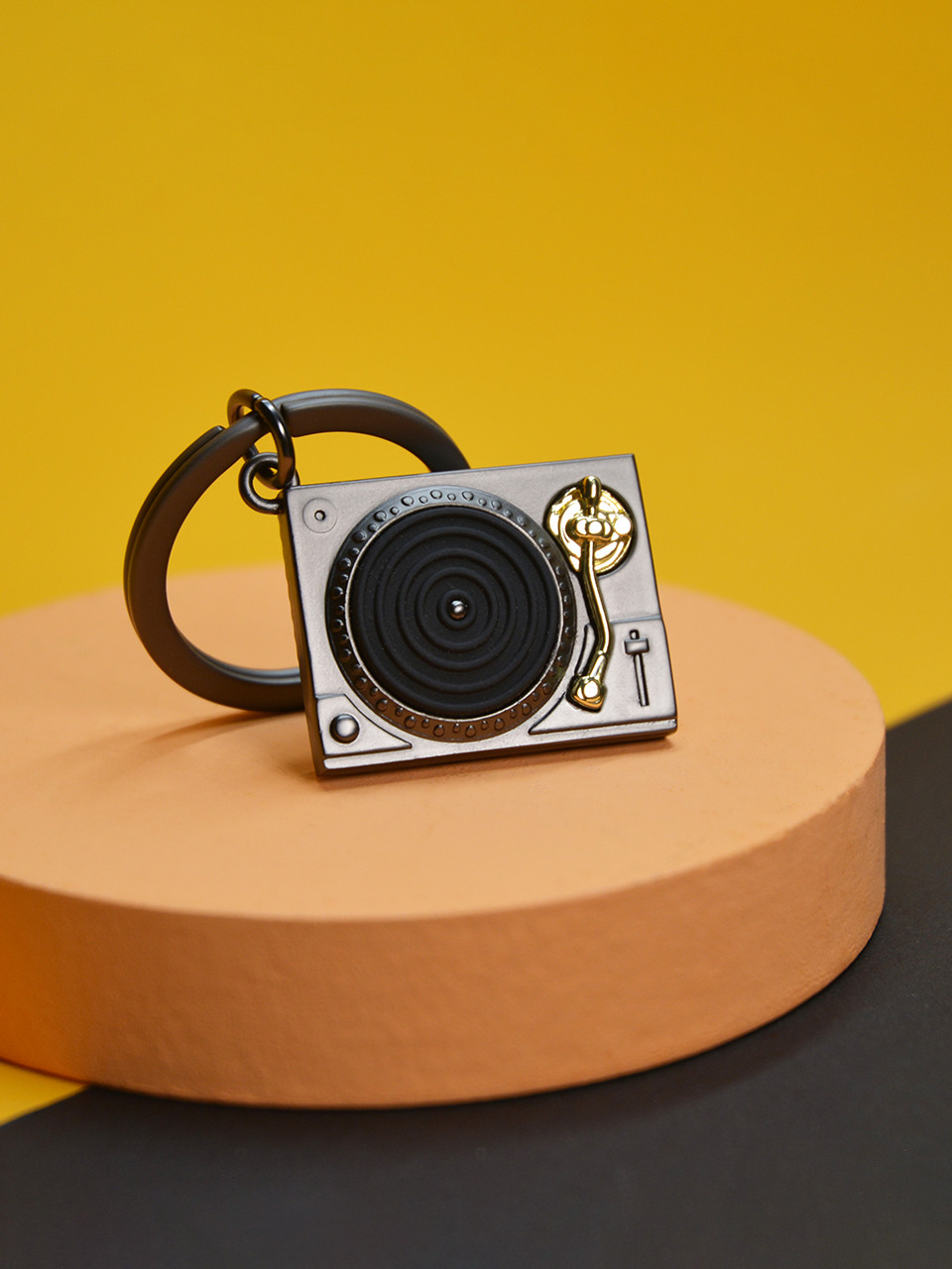 Metamorphosis Belgium Metal Keyring Record Player