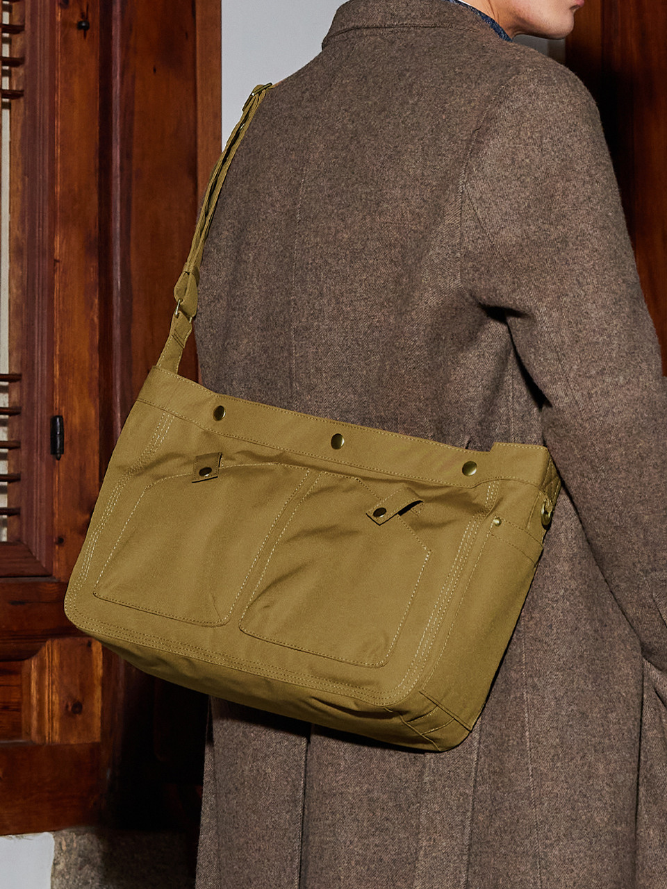 NO.11 W CROSS BODY BAG _ BROWN