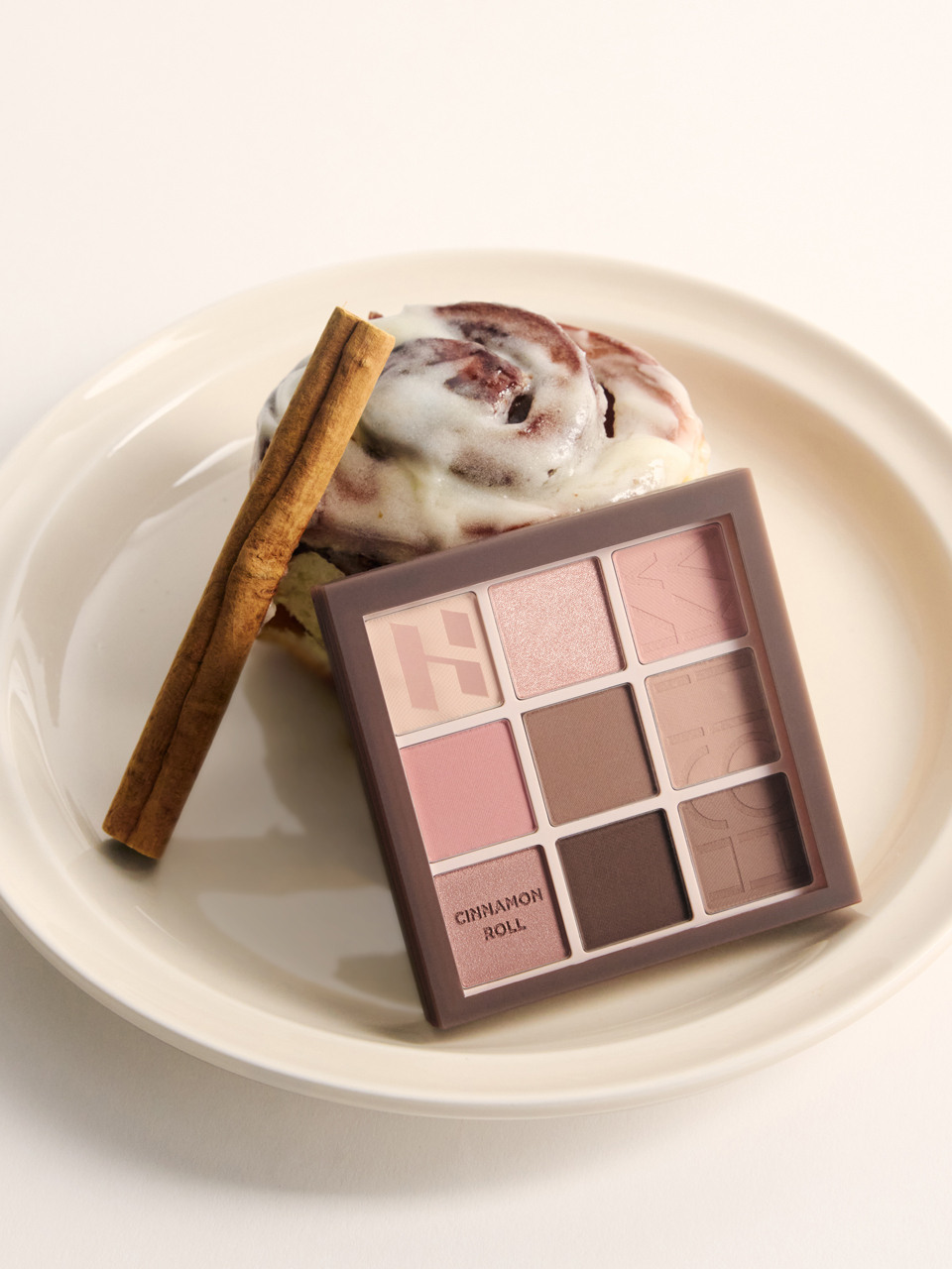 Палетка теней My Fave Mood Eye Palette 16 Cinnamon Roll