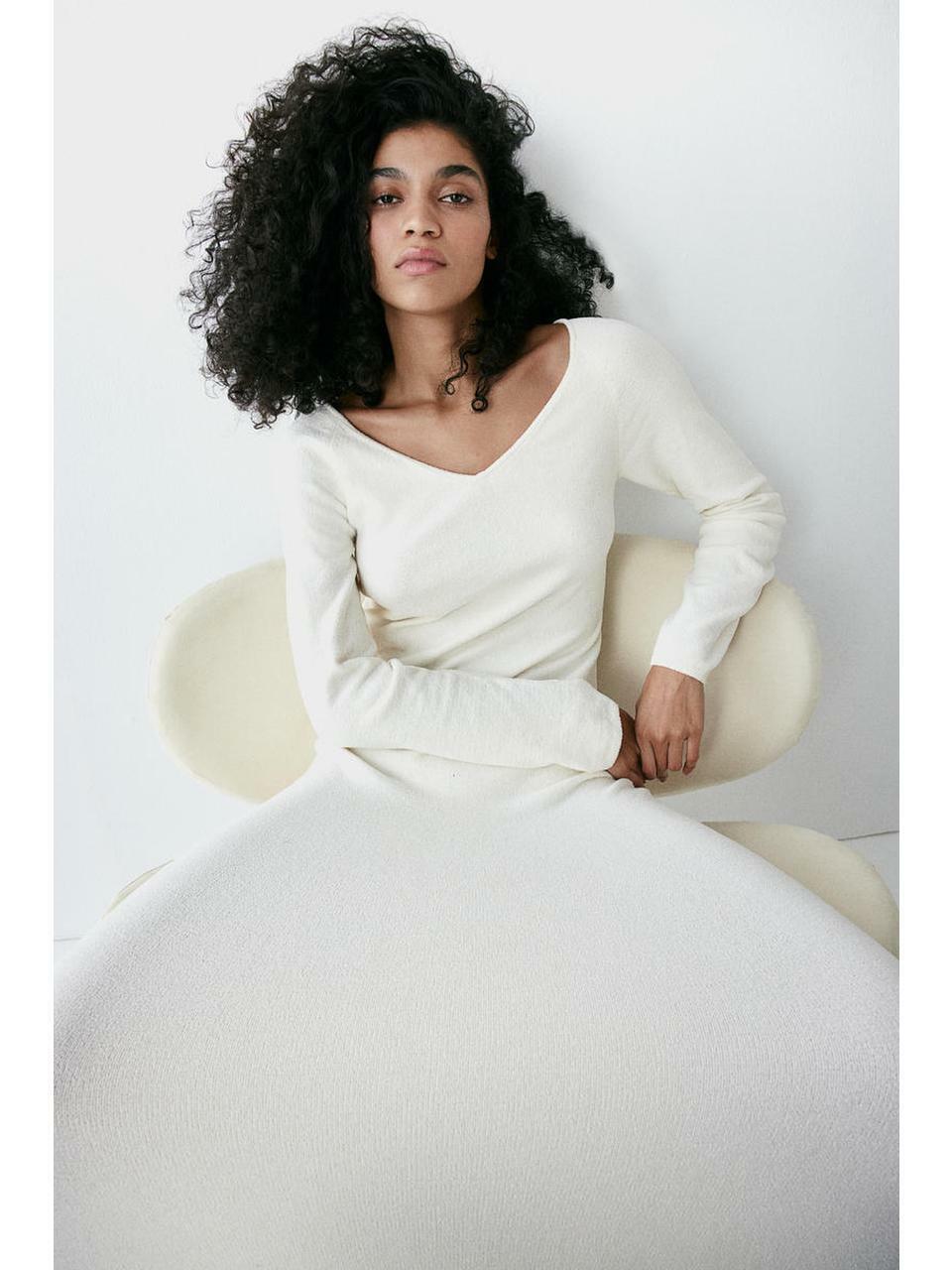 H&M オフショルダーシェニールドレスクリーム 1261119001