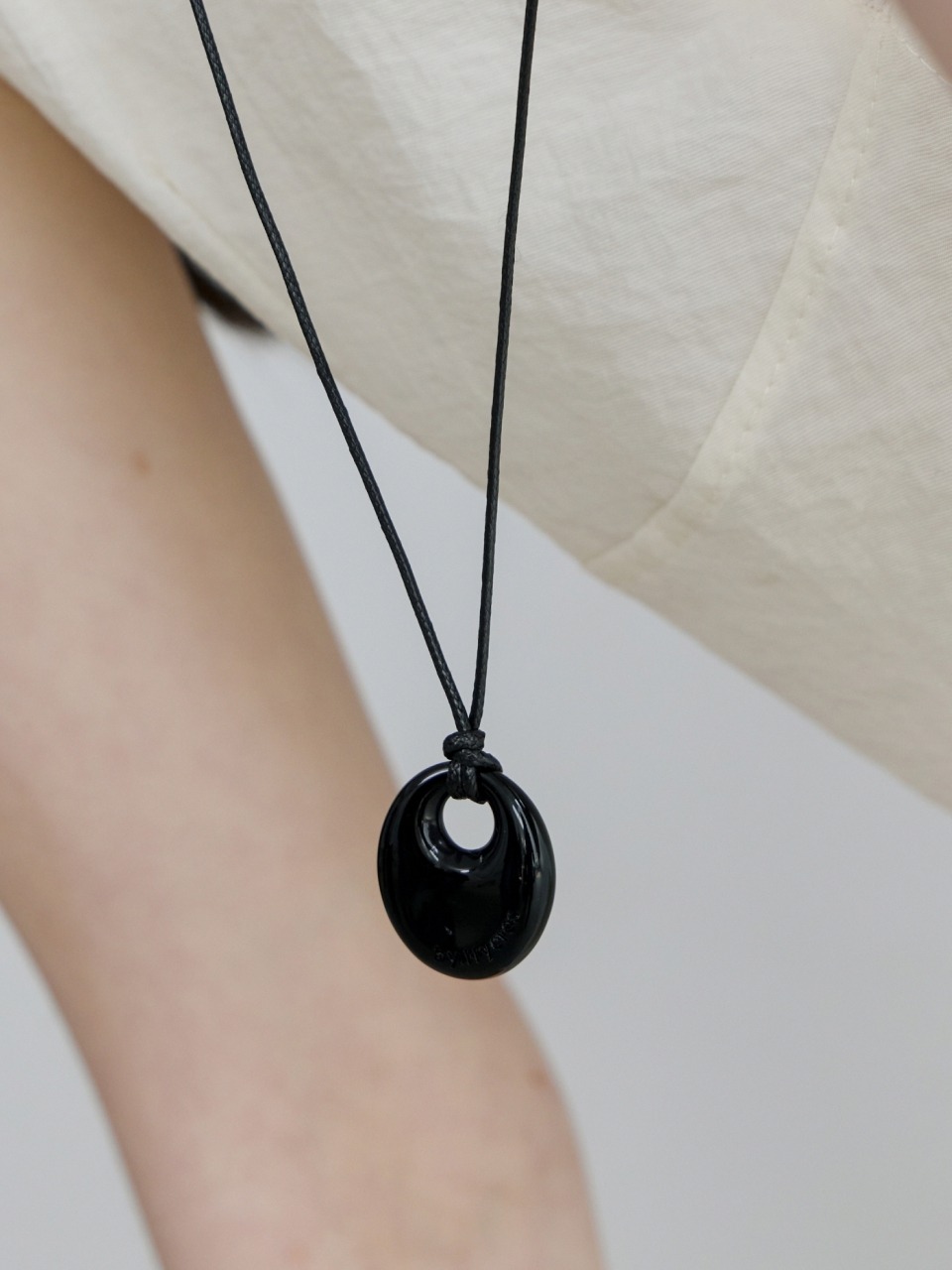 Amulet black necklace BH7N5B815WS800