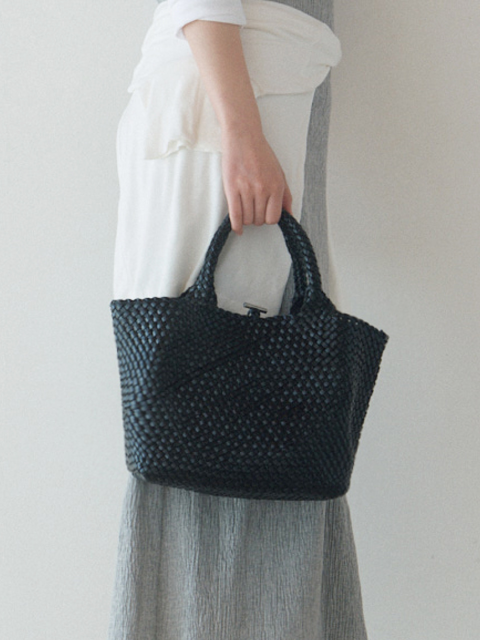 PANIER WOVEN BAG (SOFT BLACK)