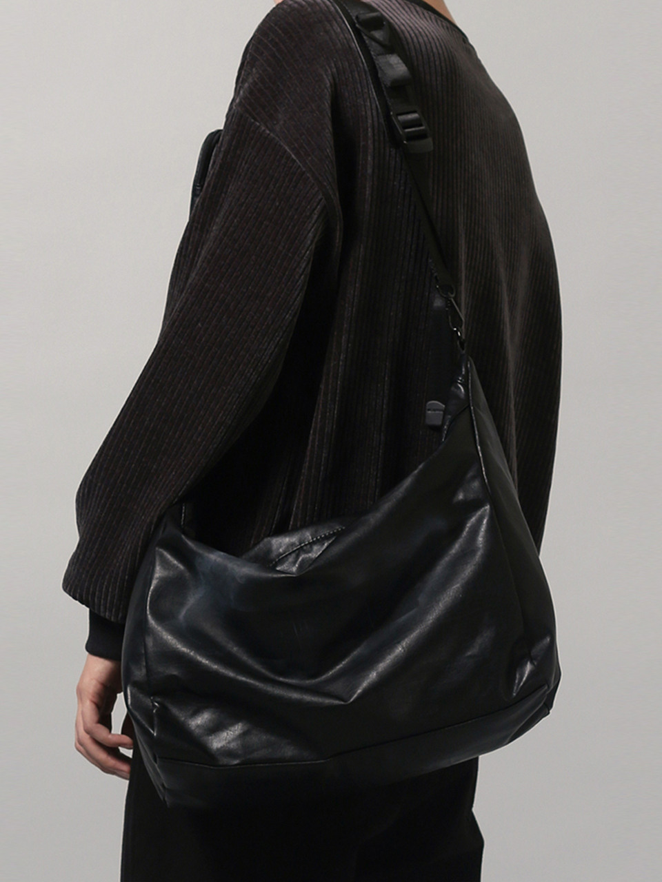 Большая кроссбоди из мягкой экокожи Soft Synthetic Leather Big Crossbag