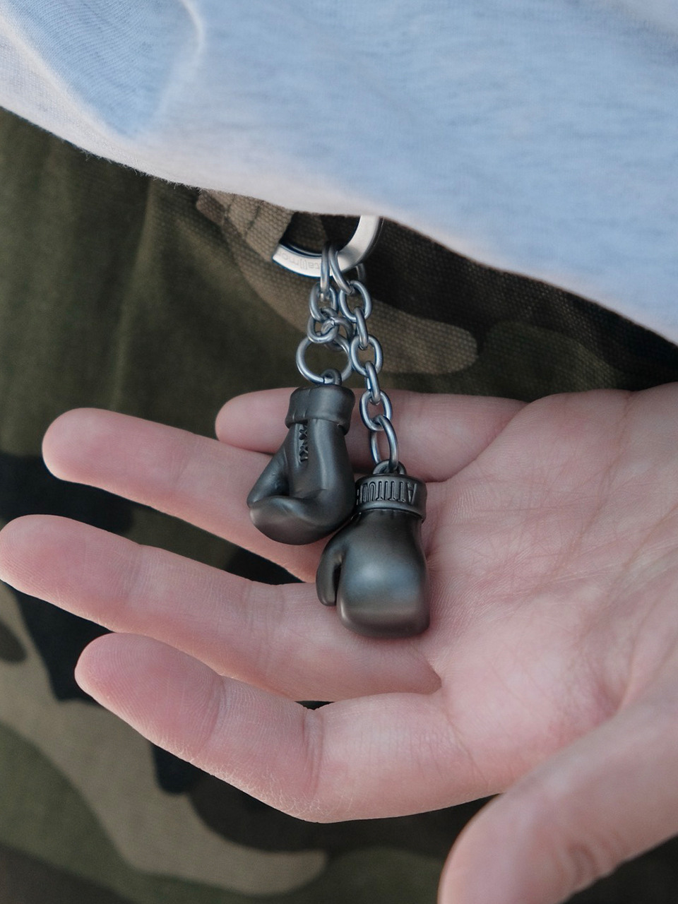 Metamorphosis Belgium Metal Keyring Boxing Glove