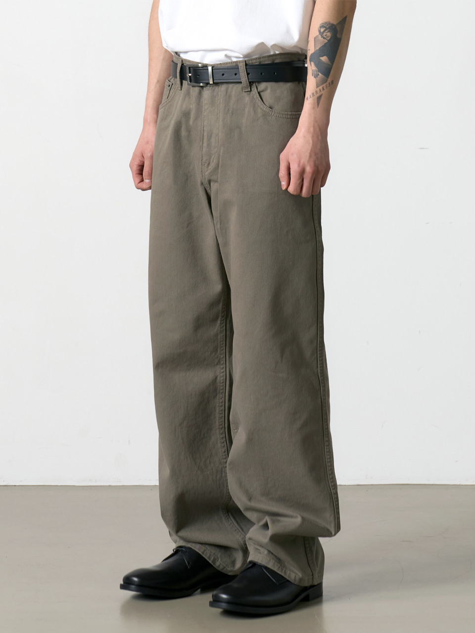 DEN765 Raw Routine Wide Chino (Olive Charcoal)