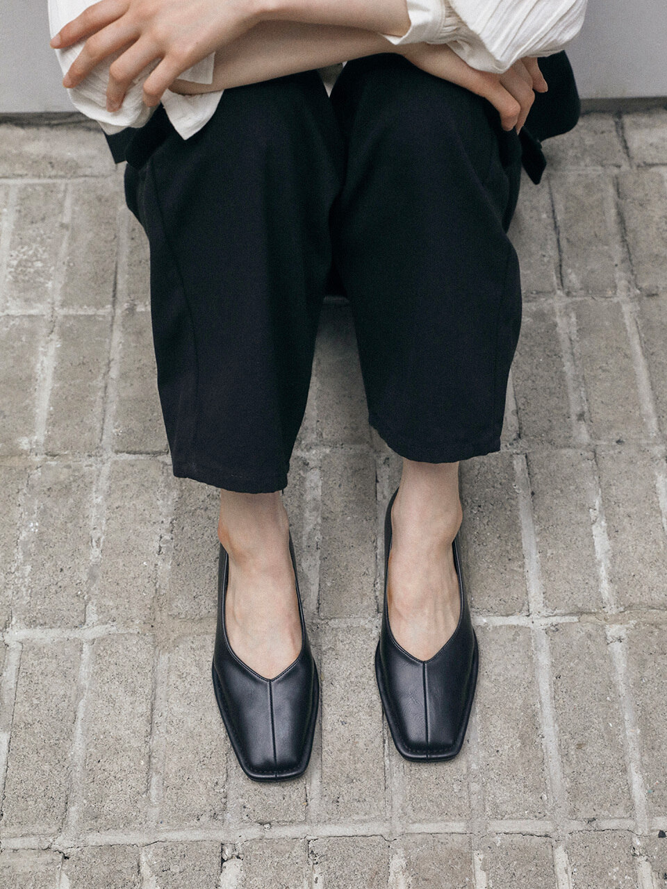 OUBE Square Flats (2color)