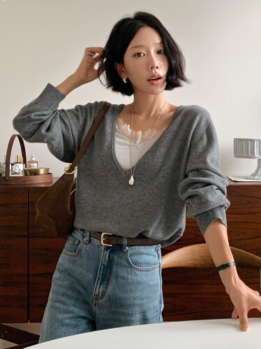 Essential Soft V-Neck Knit